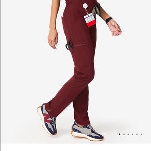 Figs petite yola skinny scrub pants